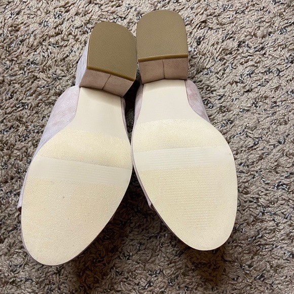 PRETTY BLUSH PINK HEELS 💗 - Picture 4 of 4